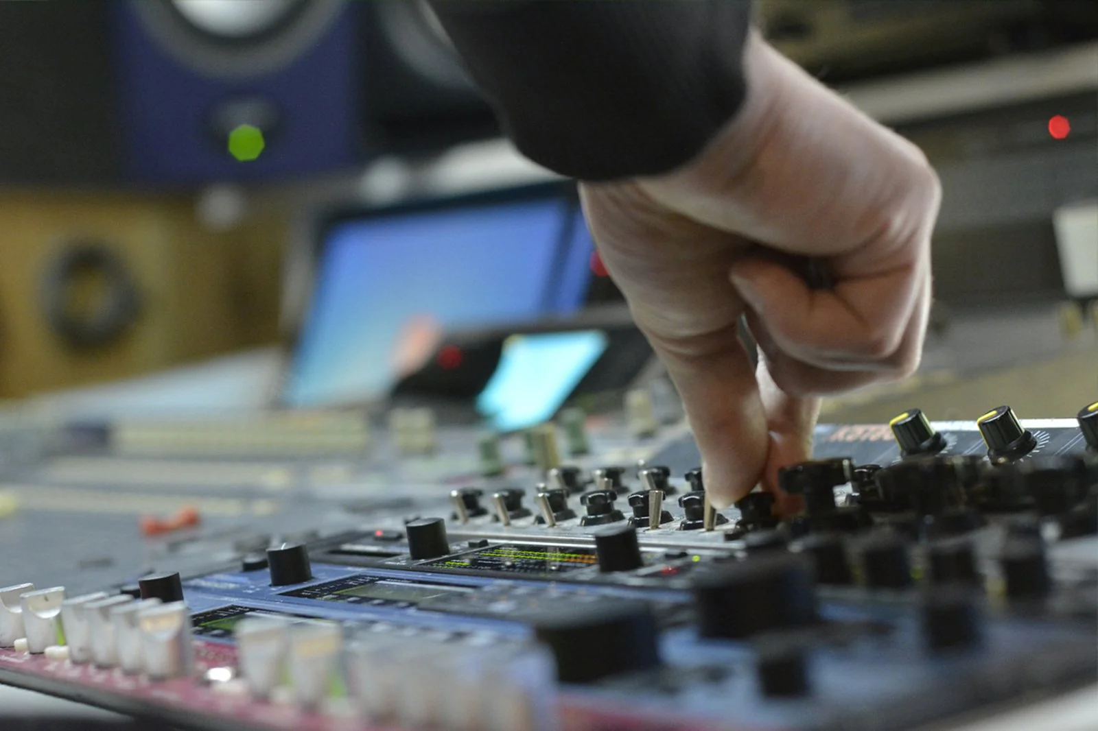 Realizacja reklamy audio w studio